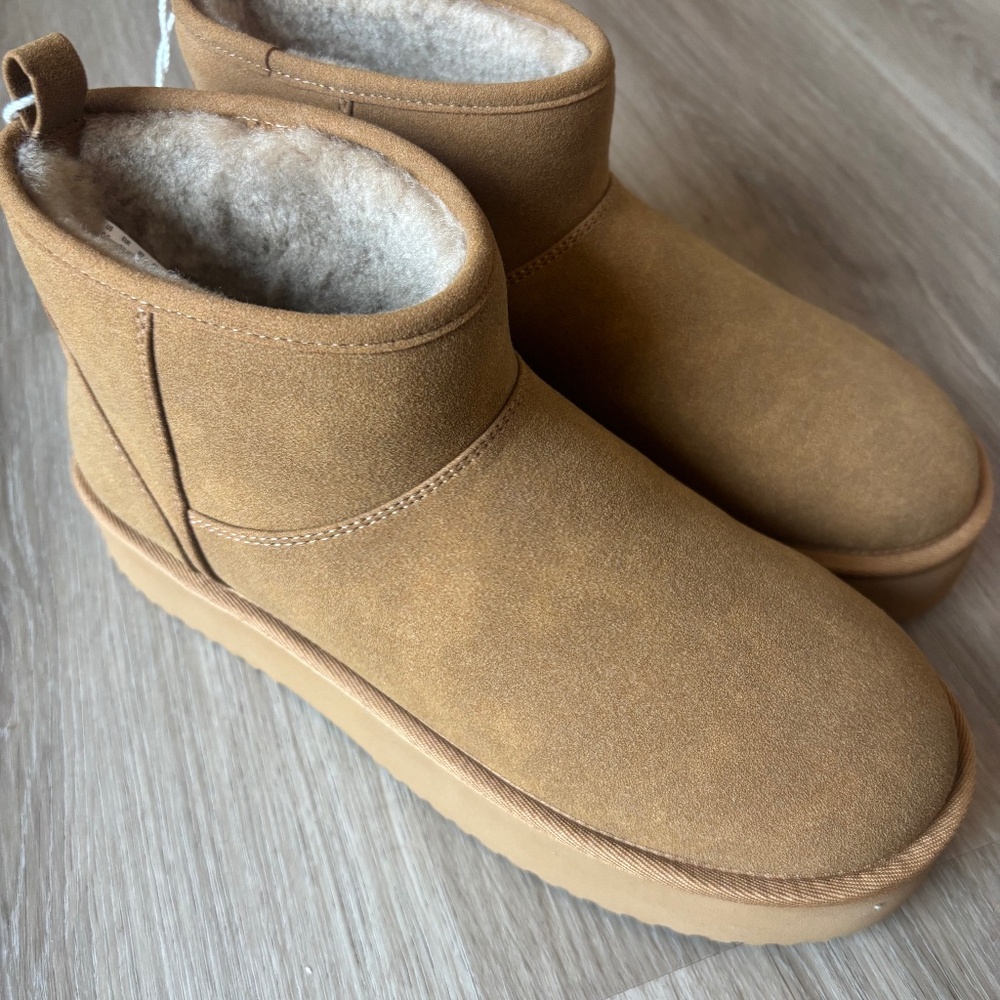 American Eagle Ugg style Boots Slippers 8.5